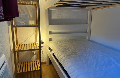 Super Besse chez Sophie 2ch, séjour, wifi, 2tv, rdc, terrasse, parc, piscine, pkg - Foto 15