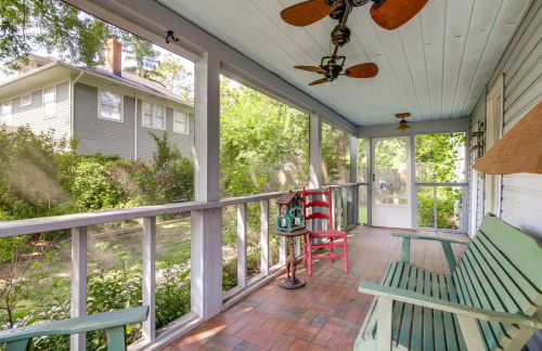 Charming Victorian Farmhouse on Historic Main St - Foto 24