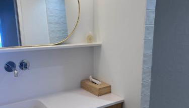 Contemporary Villa with Pool - Foto 3