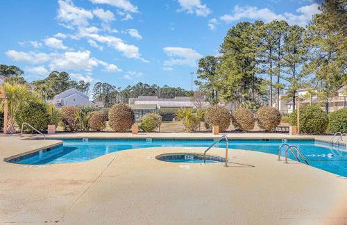 First floor, Little River Condo with Pool 3 miles from beach - Foto 9