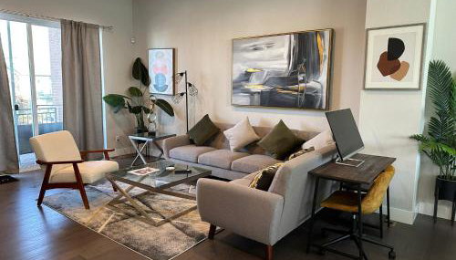 Stylish & Spacious Centrally-Located Home w/Garage - Foto 4