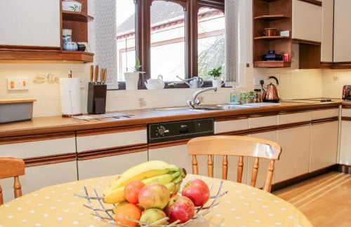 Court Farm - Photo 9