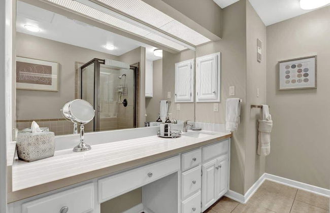 Luxury Riverfront Condo 1 BLK to Schlitterbahn! - Foto 27