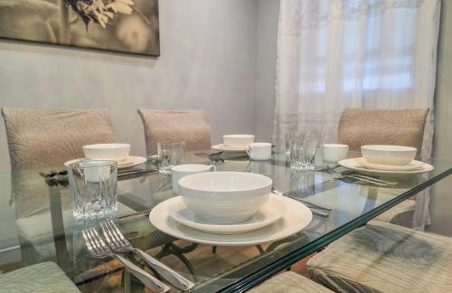 Spacious 3BR Niagara Falls Home with King Bed & Parking 18 Blocks from the Falls - Foto 7