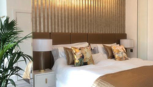 THE PALMS Lux living Condo B'mouth Town Centre & Beach - Photo 1