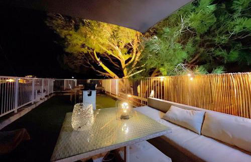 Rooftop with a Seaview - Photo 18