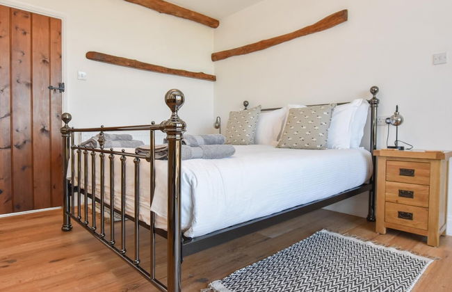 Tithe Barn Little Upton Farm - Foto 8