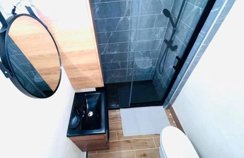 Joli studio une pièce entièrement rénové et équipé classé 2 étoiles - Foto 15
