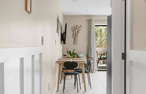 Newly Renovated Condo with Beach access steps away - Foto 12