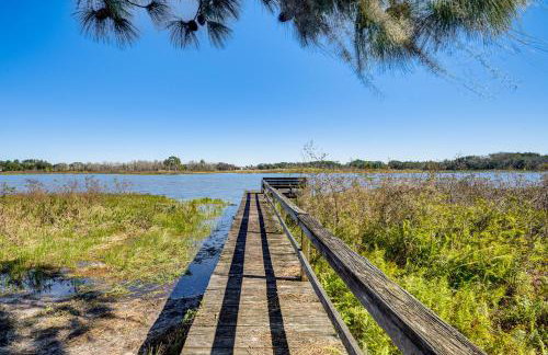 Lake Smith Getaway with Dock Families Welcome! - Foto 29