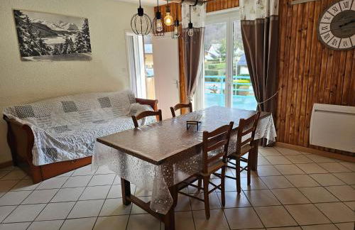 Appart 6 personnes esprit chalet vue sur montagne - Foto 5