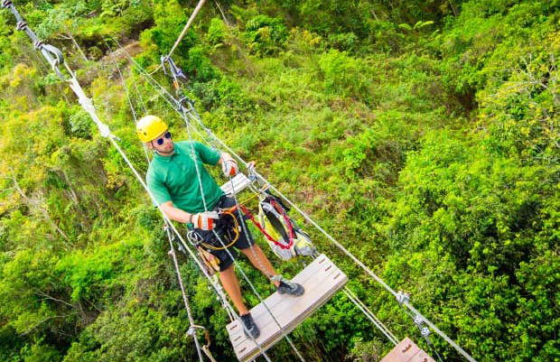 Puentes colgantes en Toro Verde Eco Adventure Park - Foto 5