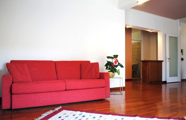 Bnbook - Sesto Calende Train Station - Foto 18