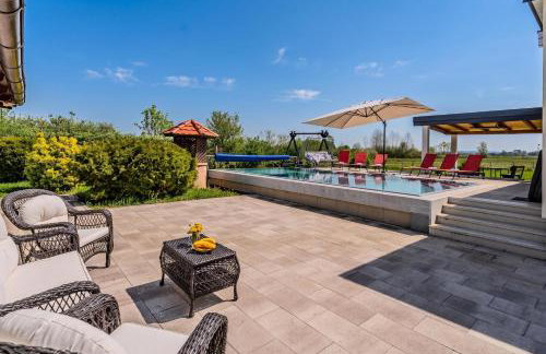 Secluded Pool House Kupa /w Sauna & Jacuzzi - Happy Rentals - Foto 42