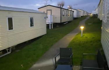 Modern & Homley 3BR Caravan - Foto 25