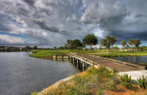 Golf course views - 2BR, 2nd floor condo - Heritage Oaks - Foto 1