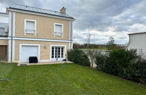 Family's house - Villa proche de la vallée village et Disneyland paris ,2 parkings, air condition - Foto 37