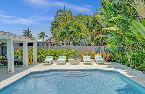 New! Waterfront Heated Pool, Fishing Pier, Designer Touches, 2mi to Beach - Photo 12