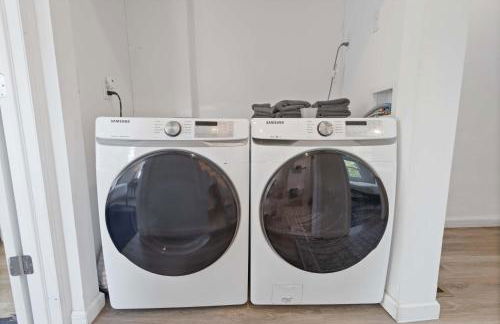 4BR 2BA Hot Tub Home By The Bay - Foto 34