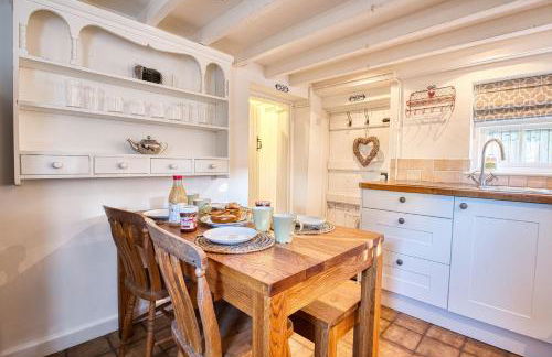 Hollyhocks 2 Bedroom House with Extra Sleeping Option - Wiltshire - Foto 16