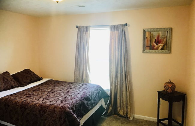 Spacious 3 BR Ranch House W Patio Yard in a Quiet Suburb - Foto 12