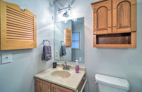 Newland Gem in Golf Community with Pool Access! - Foto 13