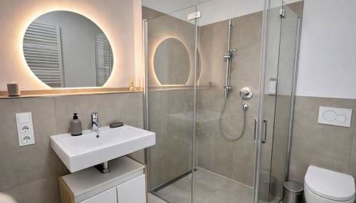 Homely! Design Studio Airport, Fair, Balcony, City! - Foto 2, towels, Shower