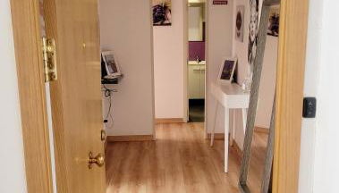 AMPLIO PISO LUMINOSO CERCA DEL CAMINO Y CATEDRAL C3 - Photo 2