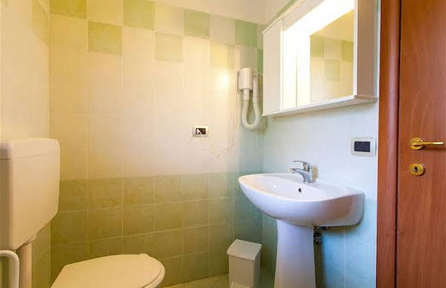 Lido Spina / Estensi Apartments - Photo 11