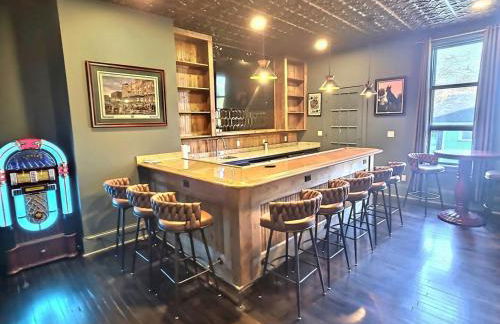 Sleeps 30+ • 10BR Mansion •Events • Bar • Backyard - Foto 9