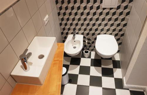 Ehem. Sommerresidenz von Fürst Friedrich III. App.1 und App.2 - Foto 27