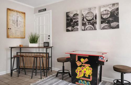 Cozy & Updated Unit in the Heart of the Highlands - Foto 2