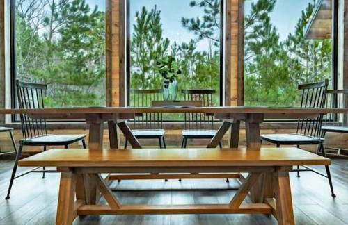 Winter Retreat in the Pines, Cozy Cabin & Fire Pit Nights - Foto 15
