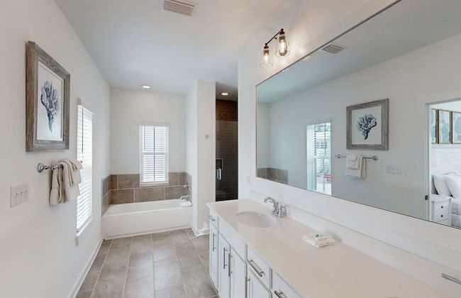 New Home 3br/2.5br w/ Kayak Access Sleeps 9 - Foto 34