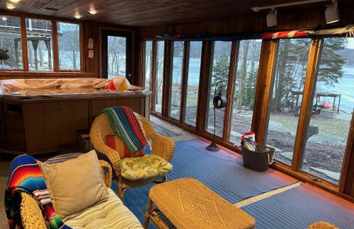 Lakefront Cabin Pvt Beach and Dock - Sunset Marina - Foto 5