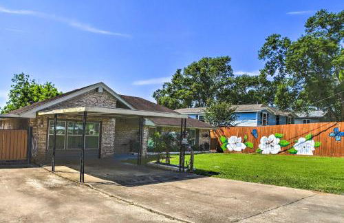 Waterfront Lake Home with Deck - New Renovations! - Photo 5