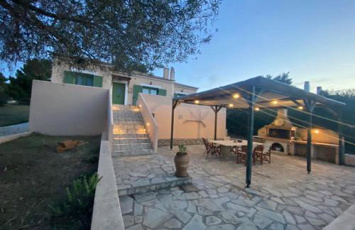 Family D 3 bedroom house with BBQ&Patio in huge estate! - Photo 28