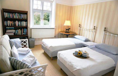 Broadstairs Beach Holiday Apartments, seafront stays opposite Kingsgate Bay with a parking space - Foto 17