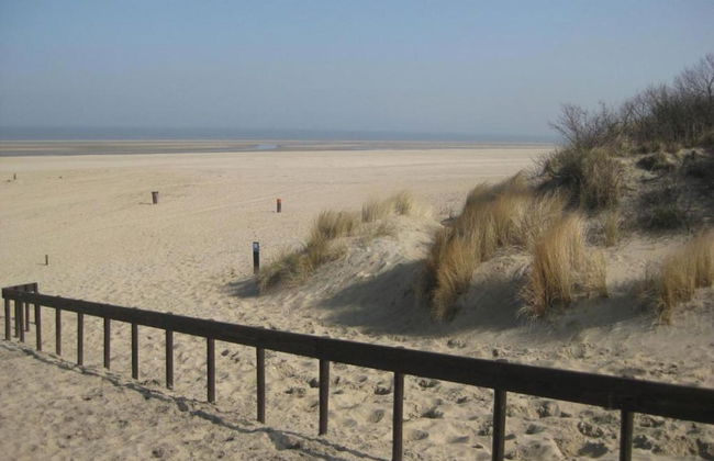 Detached Single Story Holiday Home Near the Sea - Photo 32