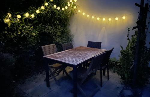 Entire house with garden - exclusively for your group - Foto 4