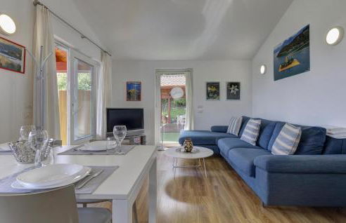 Amazing Home In Solto Collina Bg - Photo 26