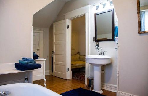 Maple House Large Vacation Home, Sleeps 7 Pet Friendly Great Location - Foto 17