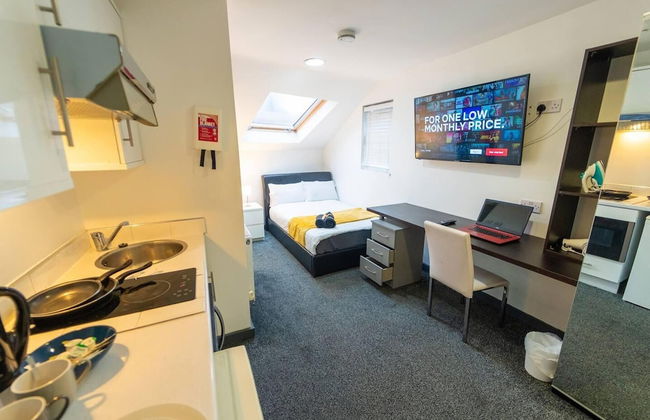 Spacious Comfortable Studio Near the University - Photo 15