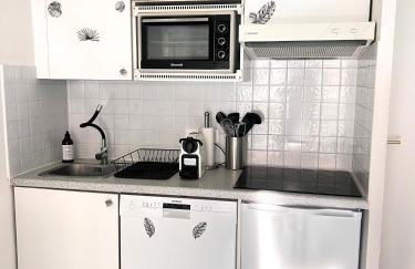 T1 idéal 4 pers piscine & garage sécurisé et calme - Photo 9