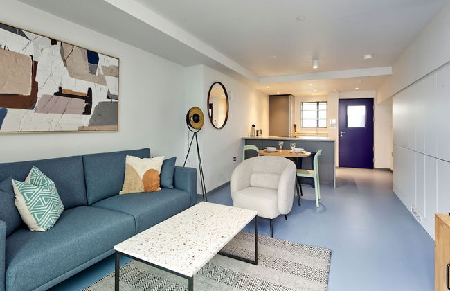 Striking One-bedroom Apartment Vibrant Poplar - Foto 8