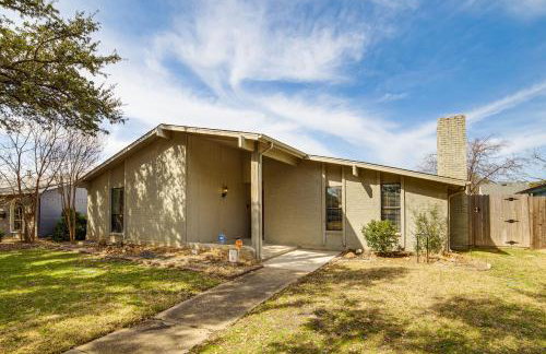 DFW Home Base! Quiet Suburb Stay with Yard - Foto 3