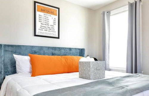 Stay, Play and Pass Go at the Monopoly Penthouse! - Foto 17