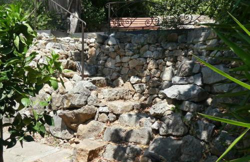 Les Restanques de Toucas - Studio dans villa avec jardin et piscine partagée - Foto 28