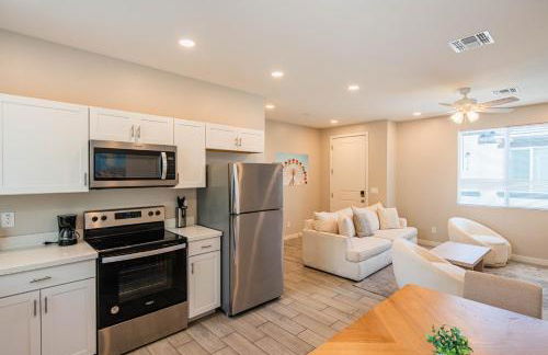 Serene 2BR Home with Premium Beds - Foto 50