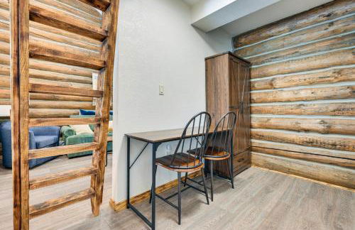 Cozy Melrose Cabin with Fire Pit Walk to River! - Foto 7